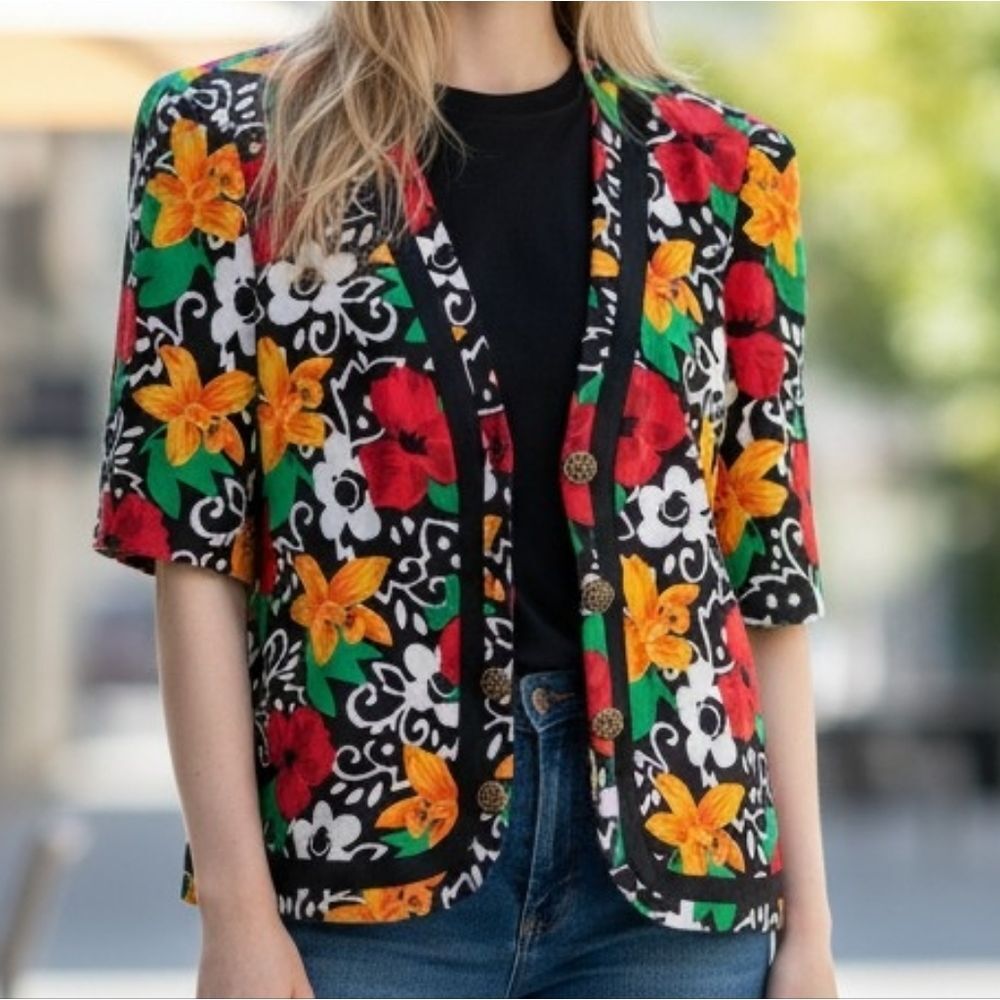 Vintage Bold Daffodils and Poppies Buttoned Blouse